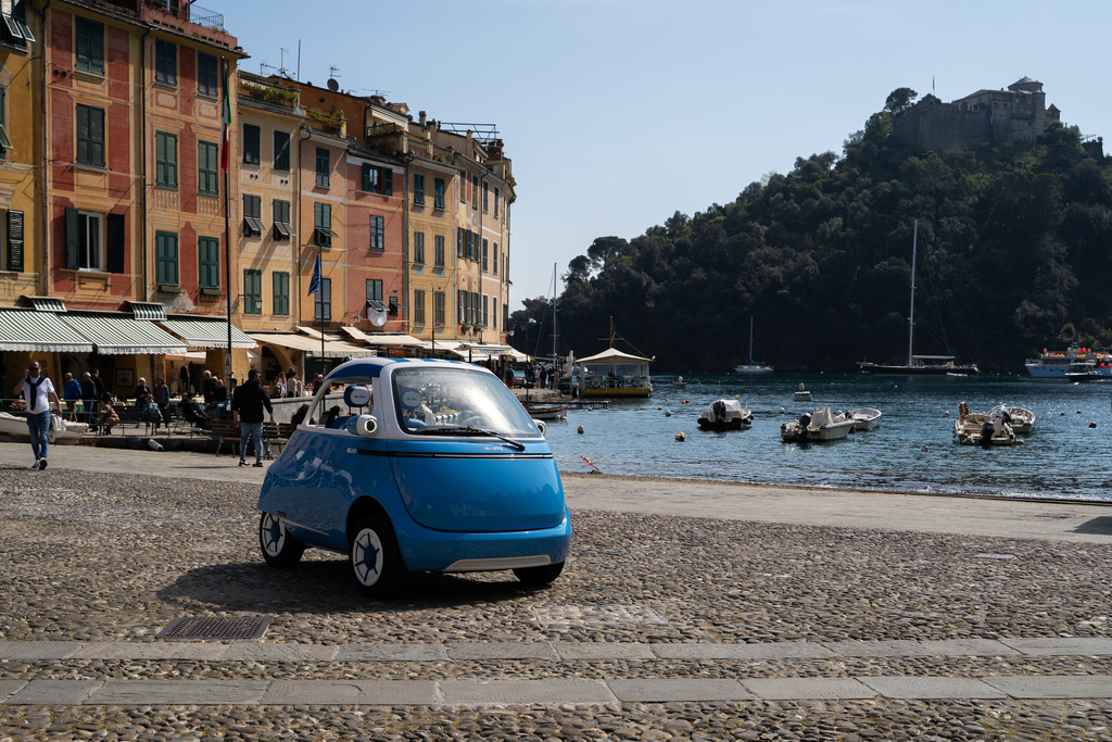 Microlino Spiaggina in Portofino Blue